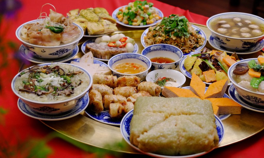 Mâm cơm cúng ngày Tết truyền thống của người Miền Bắc